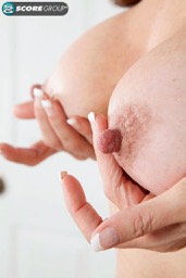 Naked Mature & Moms Porn Pics