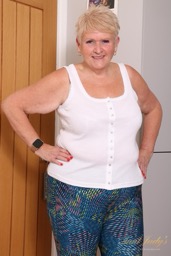 naked mature ladies