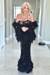 Naked Milf & Moms FTV Pictures