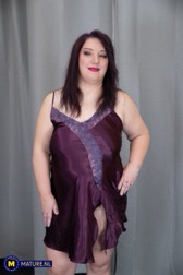 nude MILF pics