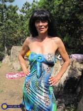 nude MILF pics