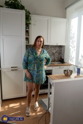 nude MILF pics