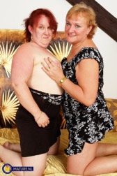 nude MILF pics