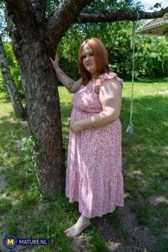 nude MILF pics