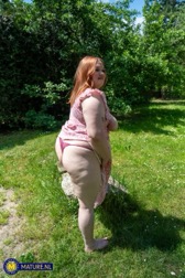 nude MILF pics