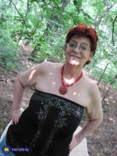 nude MILF pics