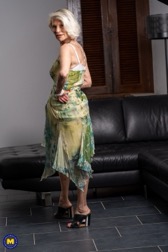 nude MILF picss
