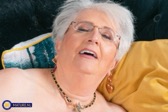 nude MILF pics